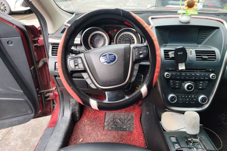 Used Bestune X80 2015 1.8T Automatic Luxury Model Steering Wheel