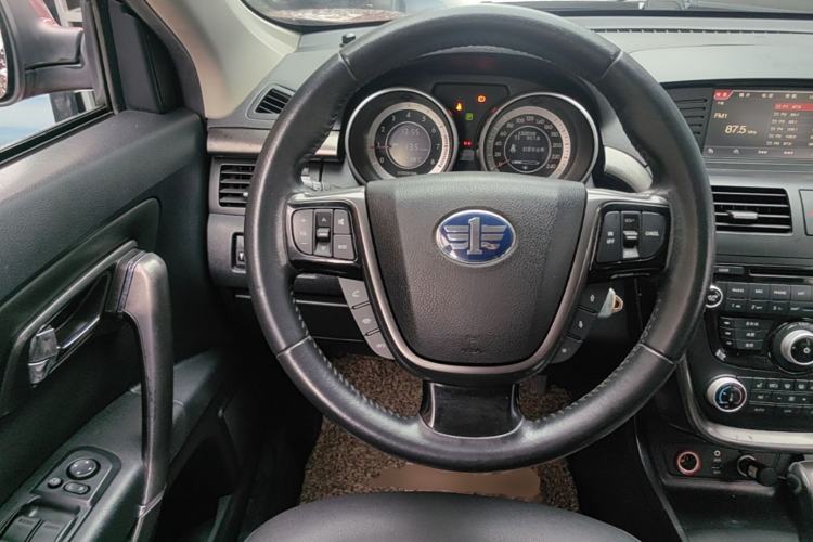 Used Bestune X80 2015 2.0L automatic luxury version Steering Wheel