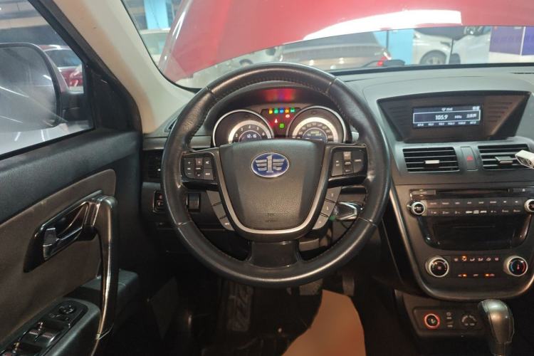 Used Bestune X80 2015 1.8T Automatic Luxury Model Steering Wheel
