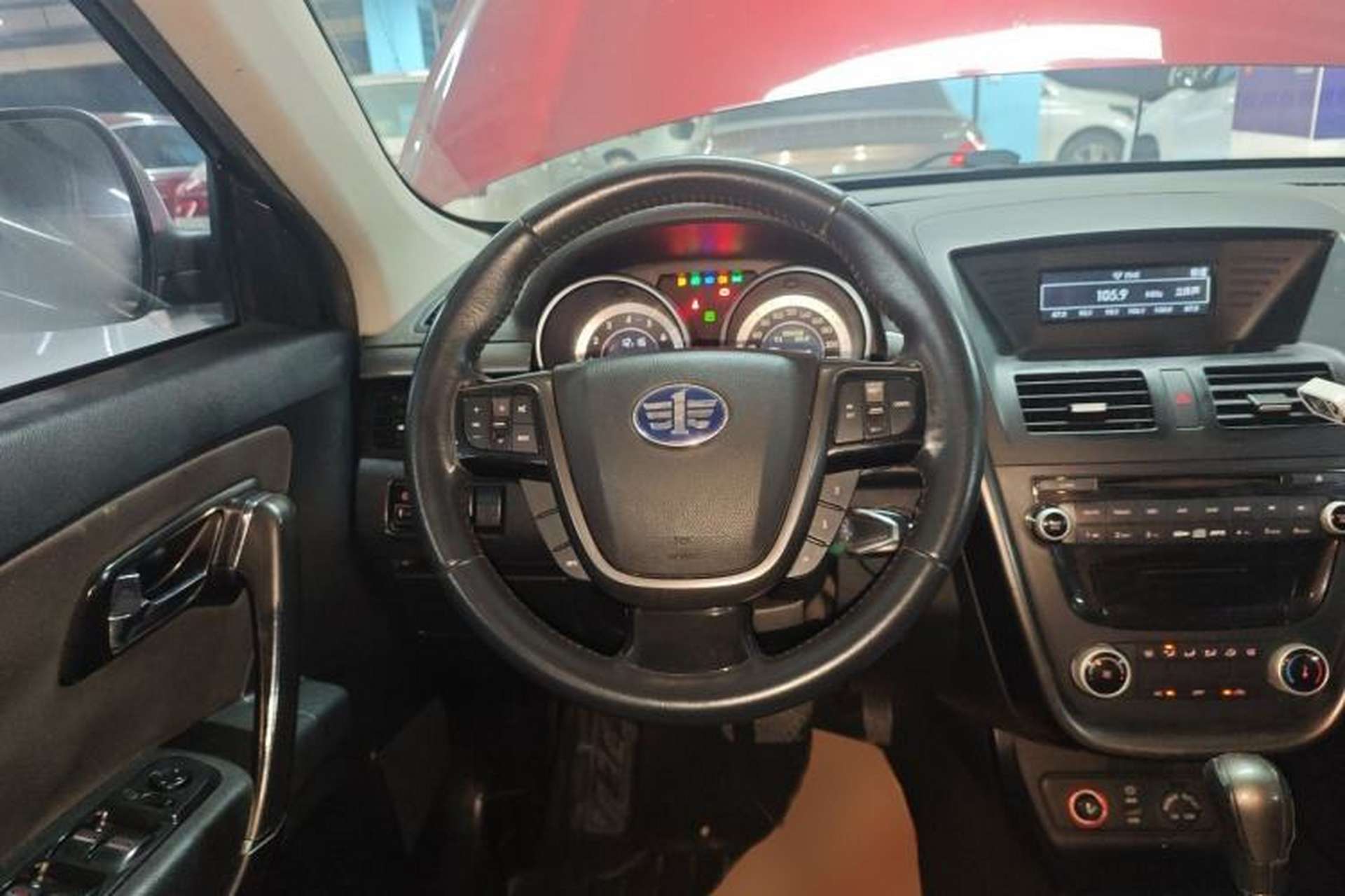 Used Bestune X80 2015 1.8T Automatic Luxury Model Steering Wheel