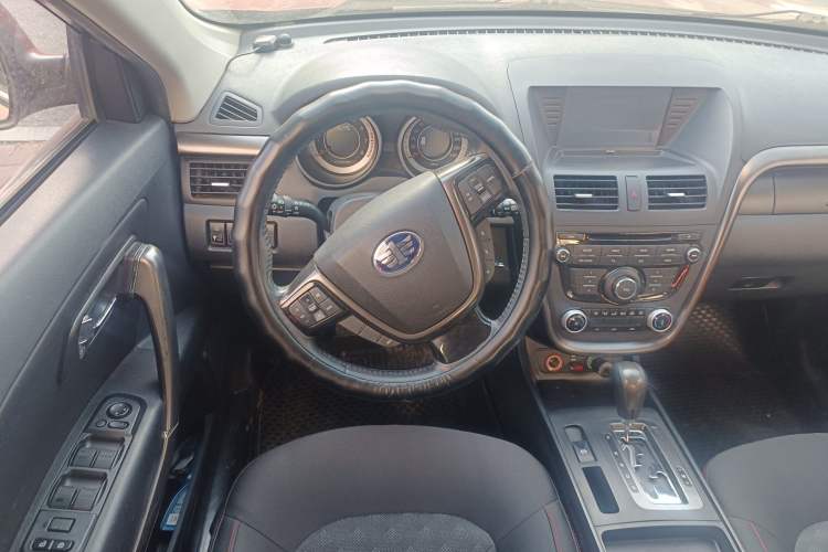 Used Bestune X80 2015 2.0L Automatic Comfort Anniversary Edition Steering Wheel