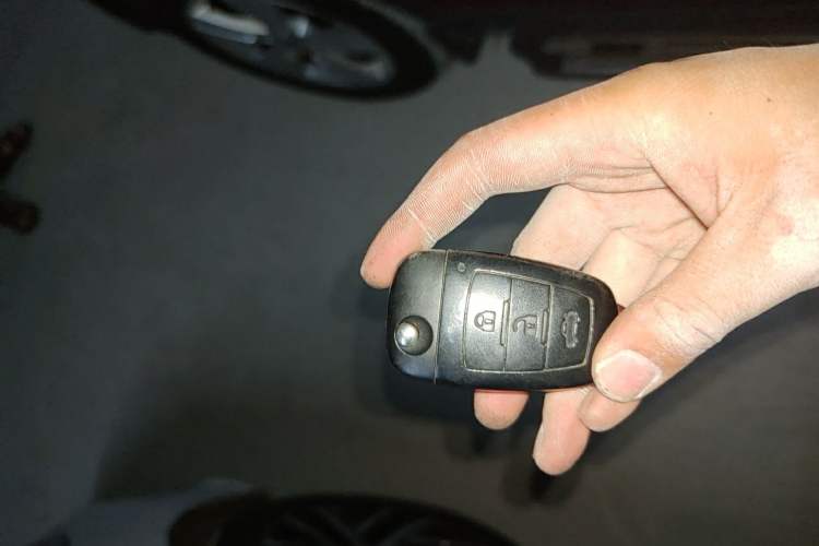 Used Bestune X80 2015 2.0L automatic luxury version Vehicle Key