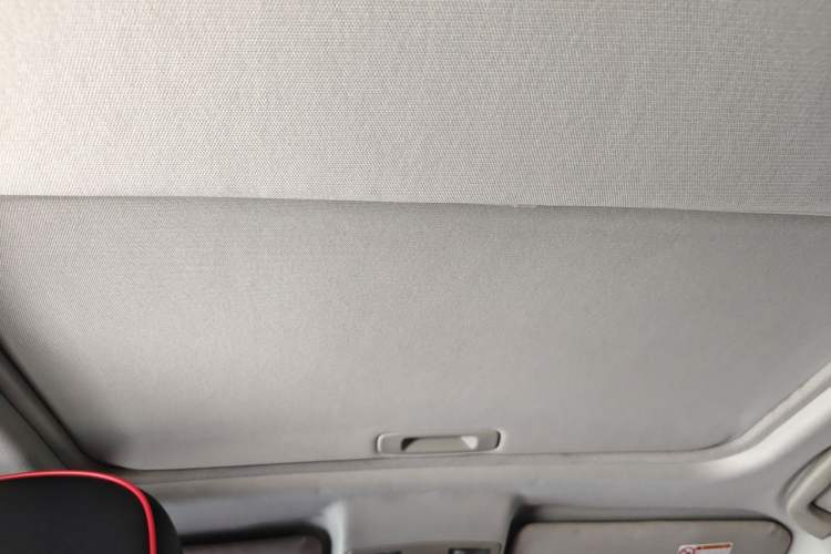 Used Bestune X80 2015 2.0L automatic luxury version Headliner