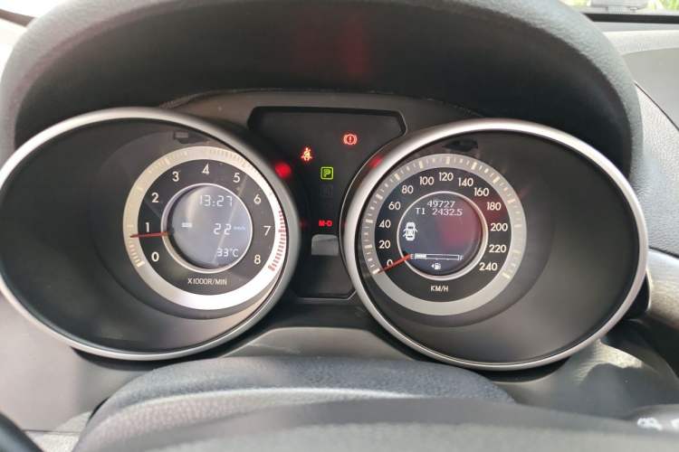 Used Bestune X80 2015 2.0L automatic luxury version Instrument Cluster