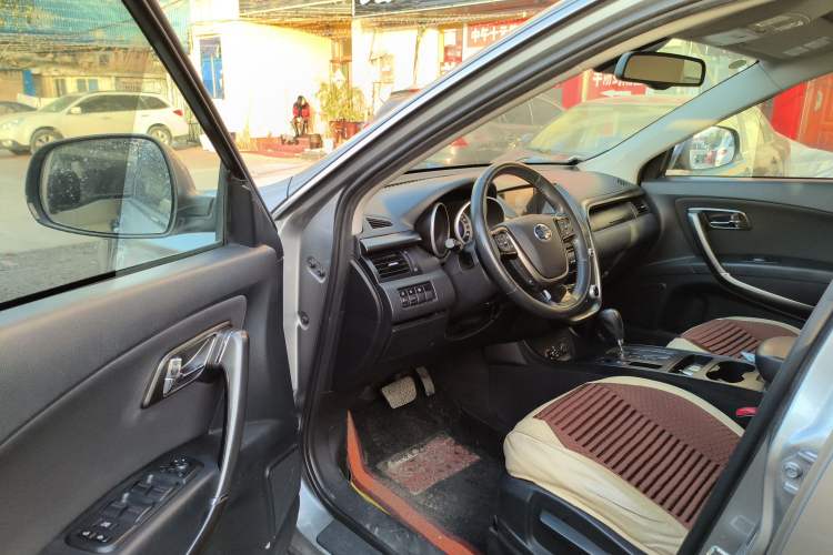 Used Bestune X80 2015 2.0L Automatic Comfort Anniversary Edition Interior 2