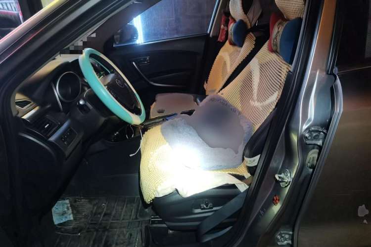 Used Bestune X80 2015 2.0L automatic luxury version Left Front Seat