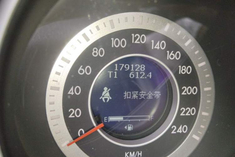 Used Bestune X80 2015 2.0L Automatic Comfort Anniversary Edition Odometer Close Up
