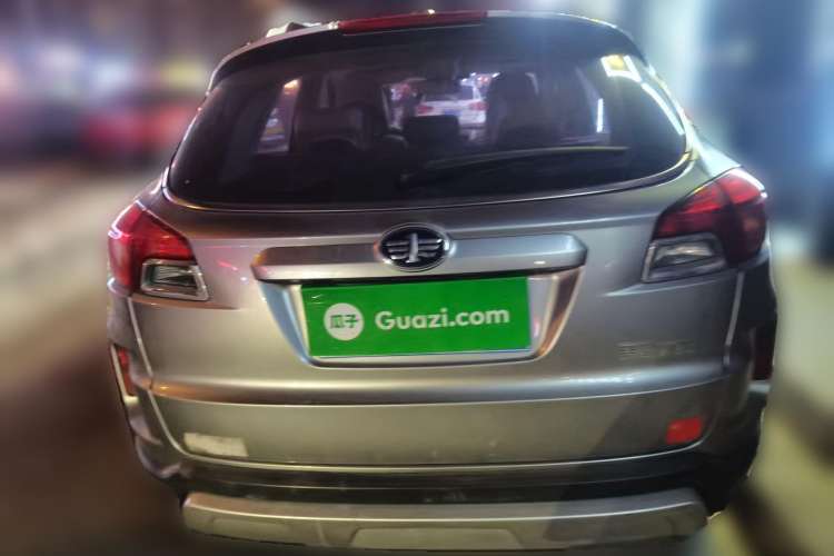 Used Bestune X80 2015 2.0L automatic luxury version Rear