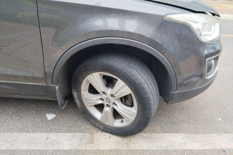 Used Bestune X80 2015 2.0L Automatic Comfort Anniversary Edition Right Front Wheel Hub
