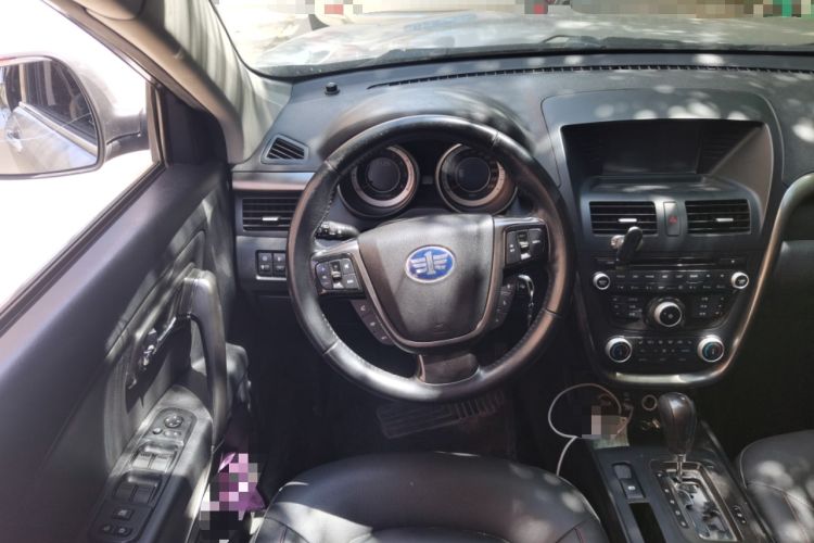 Used Bestune X80 2015 2.0L automatic luxury version Steering Wheel