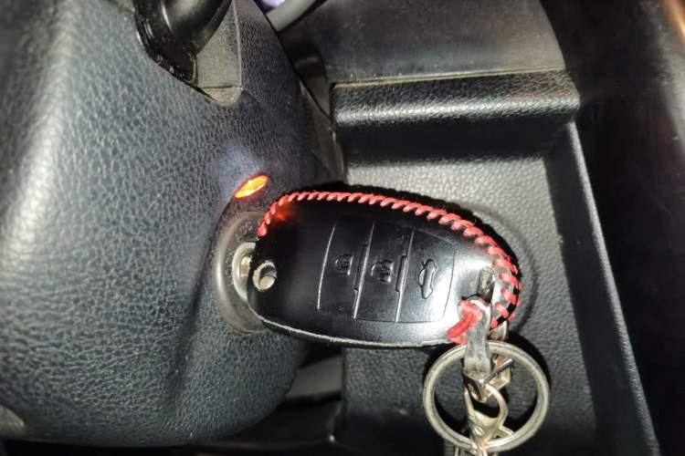 Used Bestune X80 2015 2.0L automatic luxury version Vehicle Key