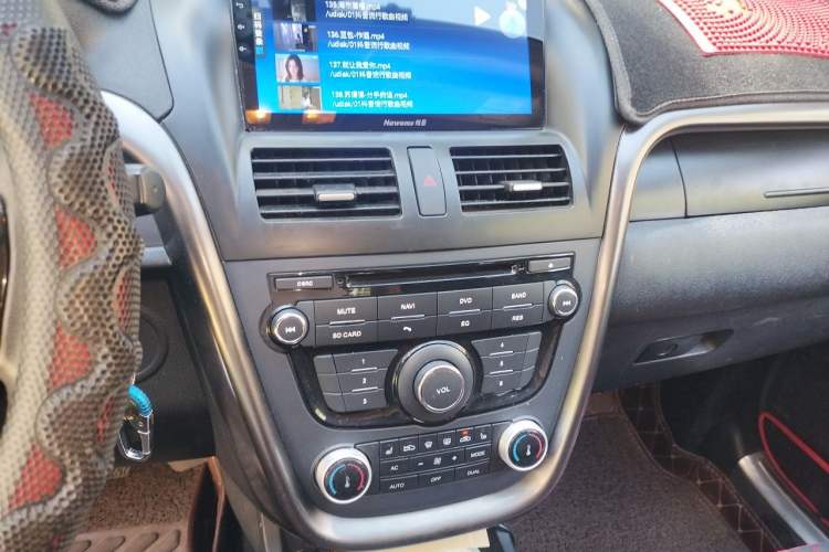 Used Bestune X80 2015 2.0L Manual Luxury Edition Audio And AC Panel