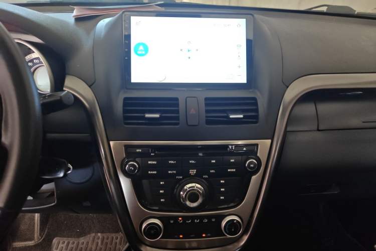 Used Bestune X80 2015 2.0L Automatic Comfort Anniversary Edition Audio And AC Panel
