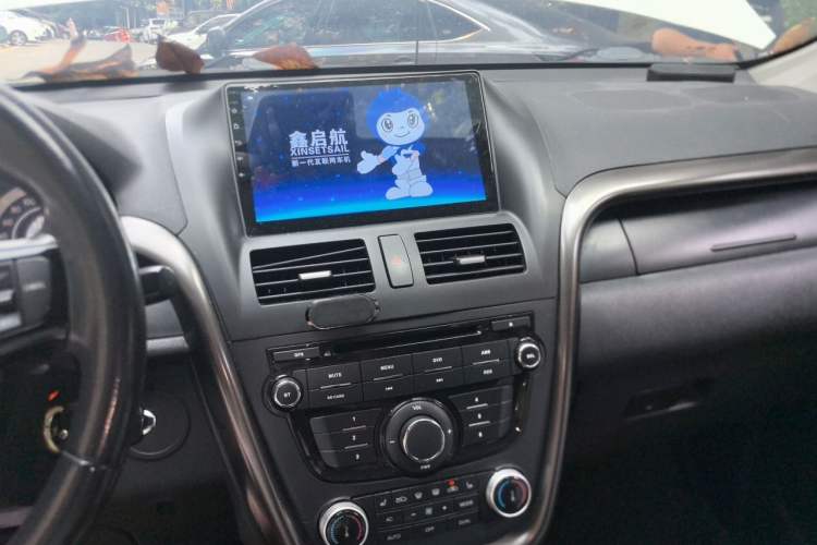 Used Bestune X80 2015 1.8T Automatic Luxury Model Audio And AC Panel