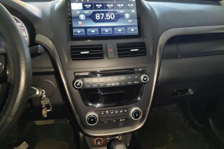 Used Bestune X80 2015 2.0L automatic comfort version Audio And AC Panel
