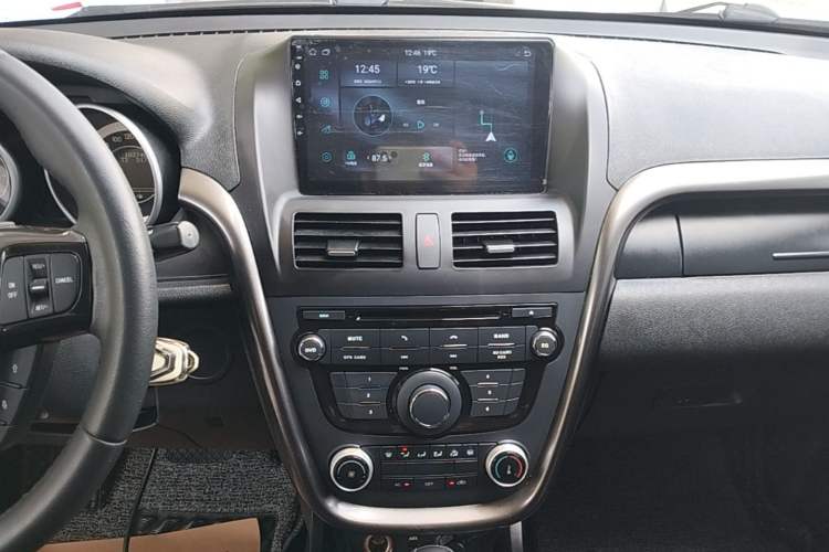 Used Bestune X80 2015 2.0L Automatic Comfort Anniversary Edition Audio And AC Panel