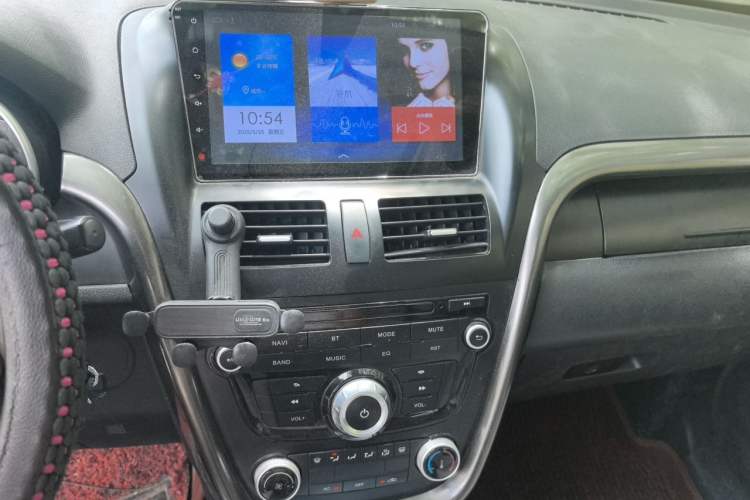 Used Bestune X80 2015 2.0L Manual Comfort 2nd Anniversary Edition Audio And AC Panel