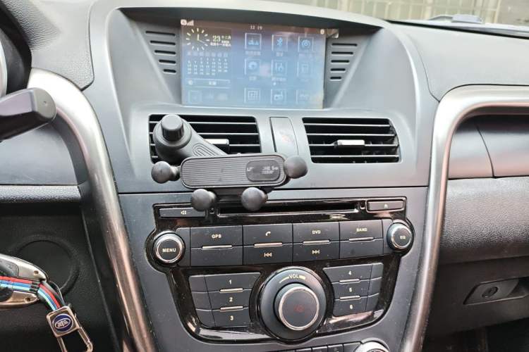 Used Bestune X80 2015 2.0L Automatic Comfort Anniversary Edition Audio And AC Panel