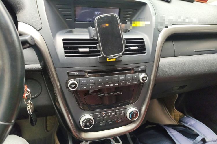 Used Bestune X80 2015 2.0L automatic comfort version Audio And AC Panel