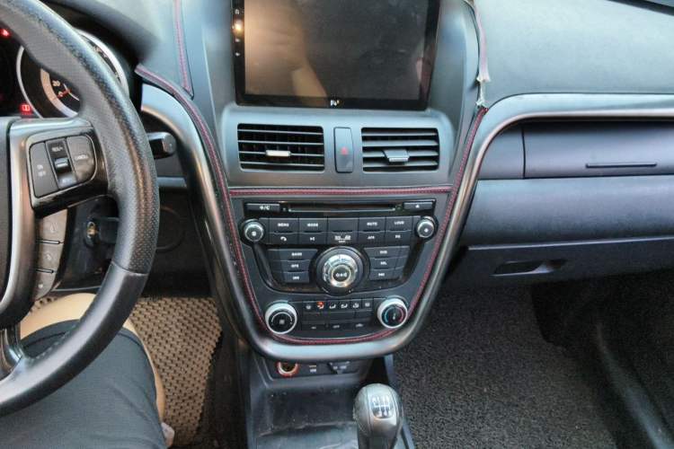 Used Bestune X80 2015 2.0L Manual Base Version Audio And AC Panel