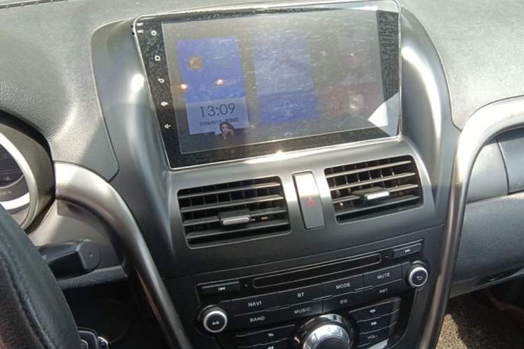 Used Bestune X80 2015 2.0L automatic comfort version Audio And AC Panel