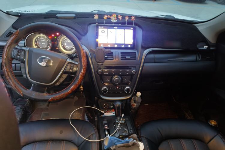 Used Bestune X80 2015 2.0L Automatic Comfort Anniversary Edition Center Console