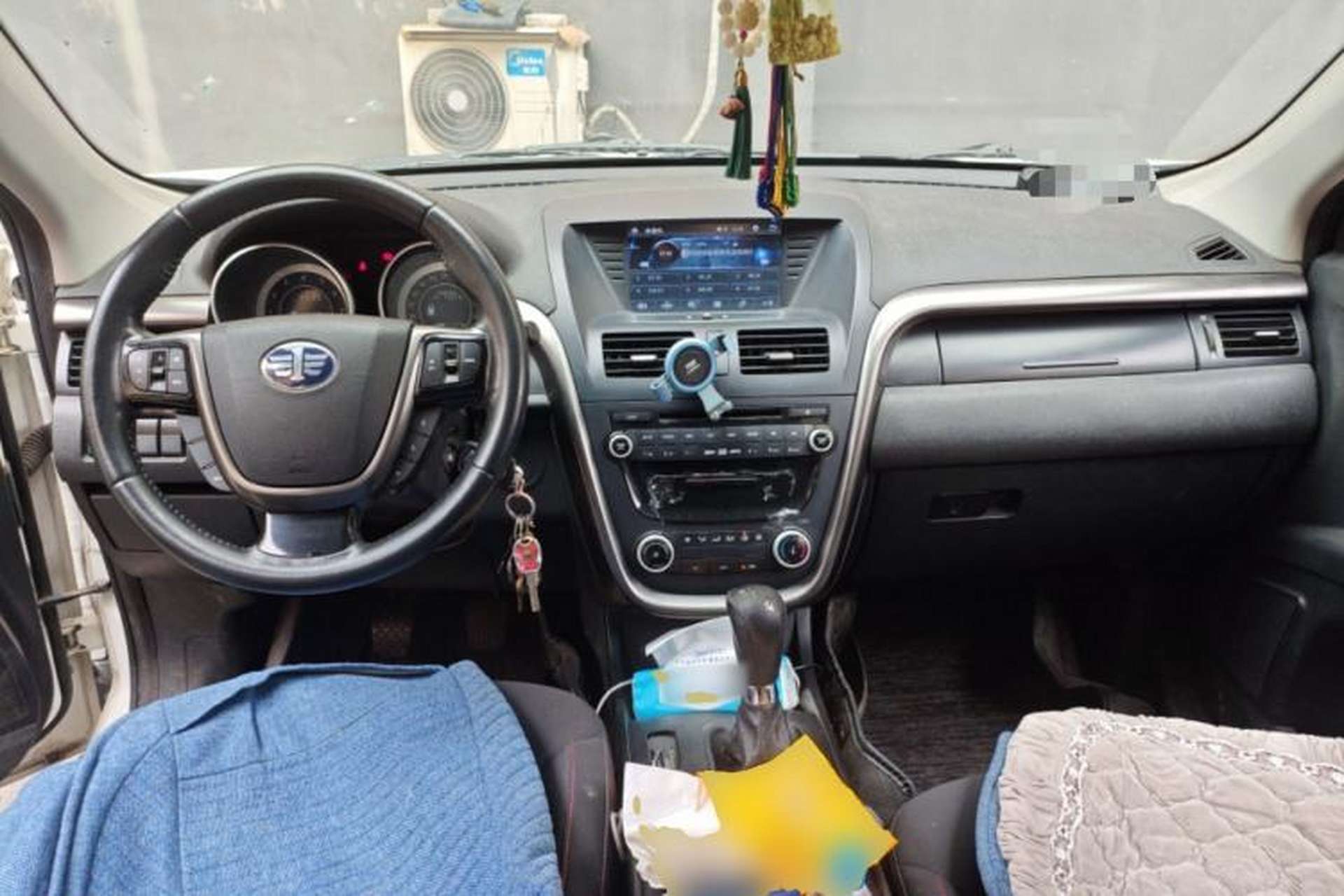 Used Bestune X80 2015 2.0L Manual Comfort 2nd Anniversary Edition Center Console