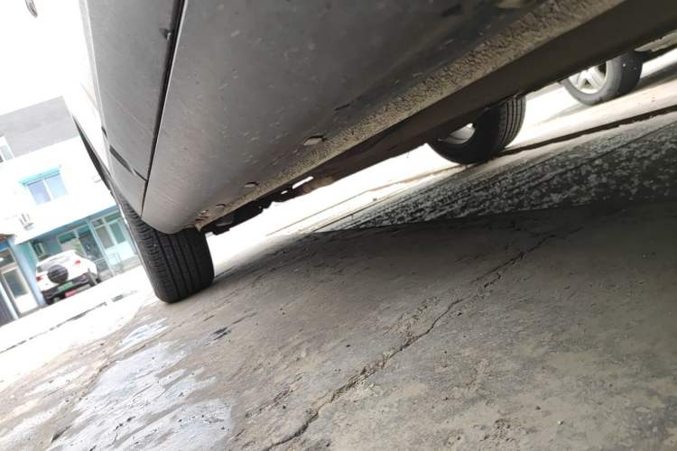 Used Bestune X80 2015 1.8T Automatic Sport Model Chassis Front Right