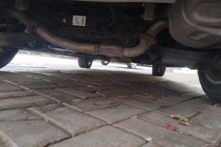 Used Bestune X80 2015 2.0L automatic luxury version Chassis Rear