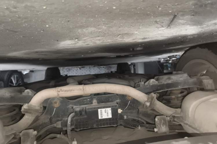 Used Bestune X80 2015 2.0L automatic luxury version Chassis Rear