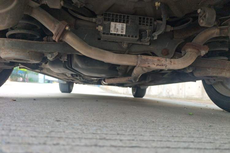 Used Bestune X80 2015 2.0L automatic luxury version Chassis Rear