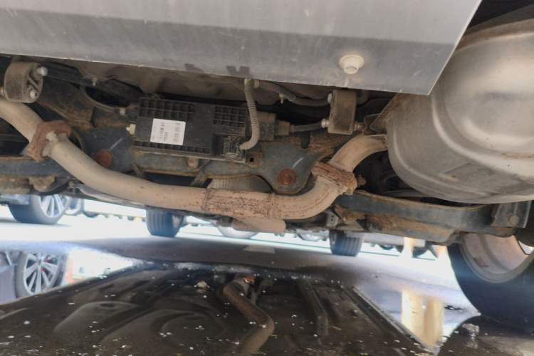 Used Bestune X80 2015 2.0L automatic luxury version Chassis Rear