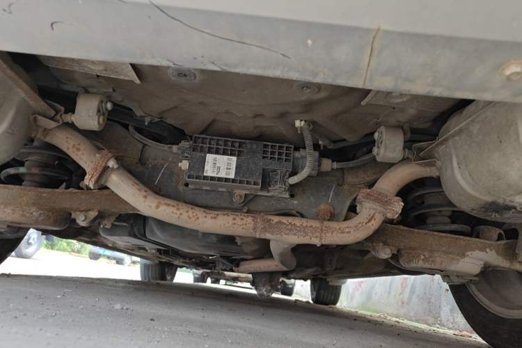 Used Bestune X80 2015 2.0L automatic luxury version Chassis Rear