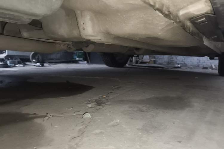 Used Bestune X80 2015 2.0L automatic luxury version Chassis Rear Right
