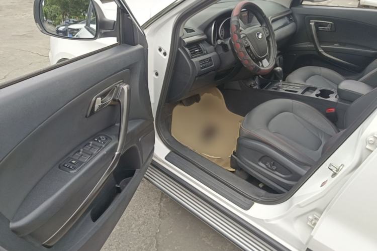 Used Bestune X80 2015 2.0L automatic luxury version Driver Seat