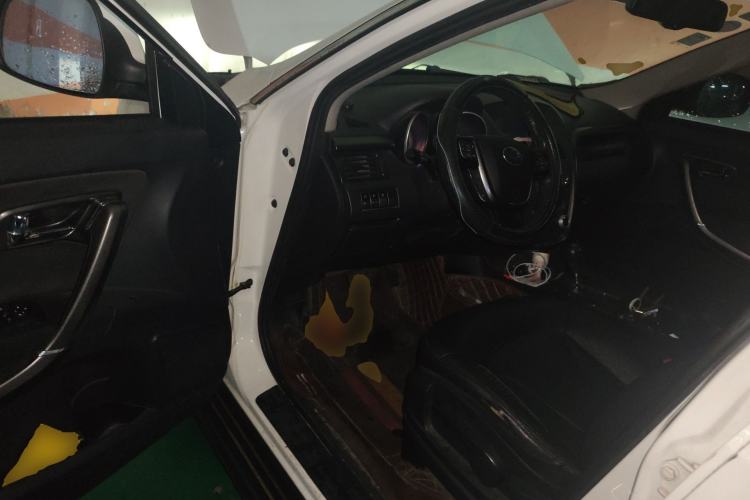 Used Bestune X80 2015 2.0L automatic comfort version Driver Seat