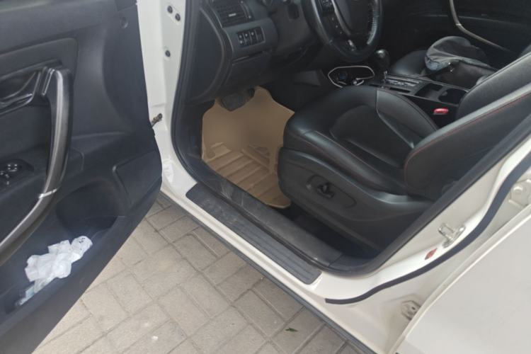 Used Bestune X80 2015 1.8T Automatic Luxury Model Driver Seat