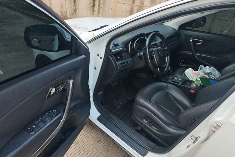 Used Bestune X80 2015 2.0L automatic luxury version Driver Seat
