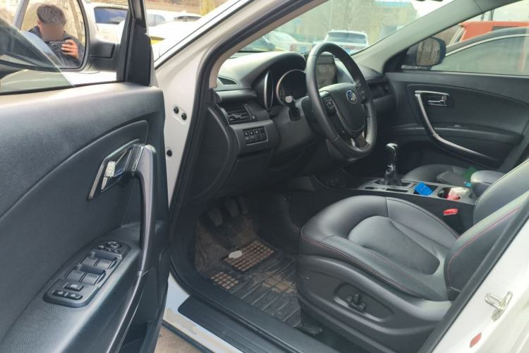 Used Bestune X80 2015 2.0L Manual Luxury Edition Driver Seat