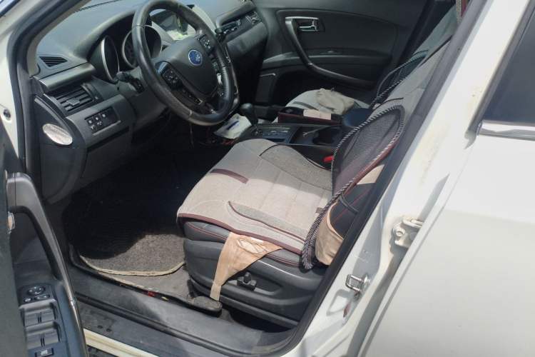 Used Bestune X80 2015 2.0L automatic luxury version Driver Seat