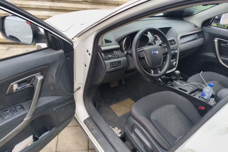 Used Bestune X80 2015 2.0L automatic comfort version Driver Seat