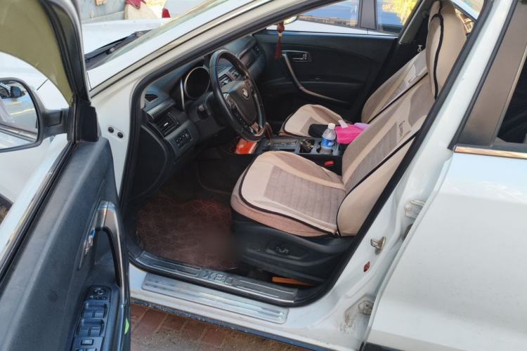Used Bestune X80 2015 2.0L automatic luxury version Driver Seat