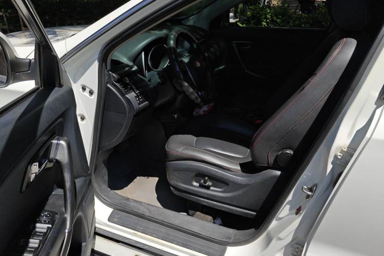 Used Bestune X80 2015 1.8T Automatic Luxury Model Driver Seat