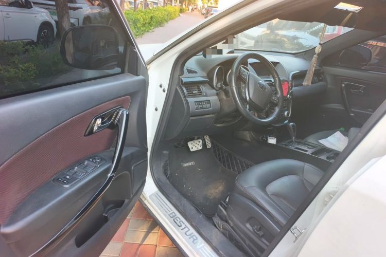 Used Bestune X80 2015 1.8T Automatic Sport Model Driver Seat