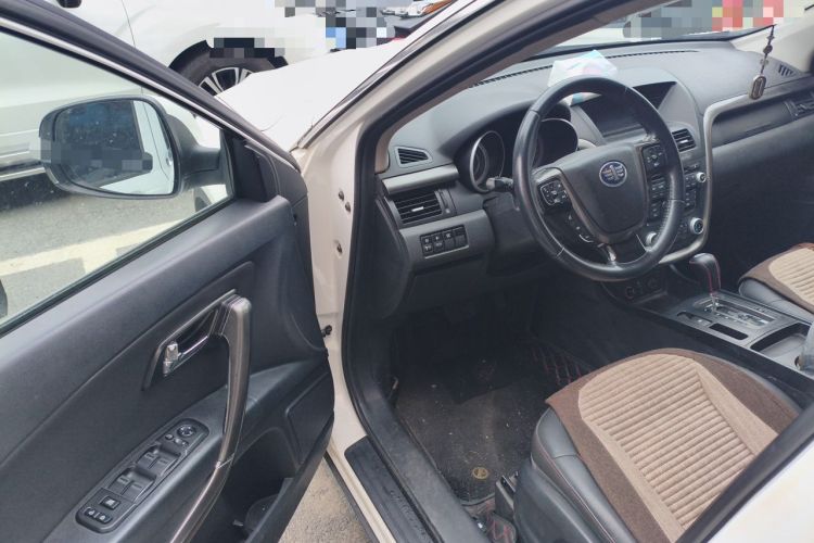 Used Bestune X80 2015 1.8T Automatic Luxury Model Driver Seat