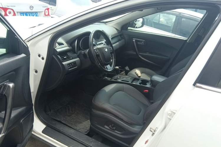 Used Bestune X80 2015 2.0L automatic luxury version Driver Seat