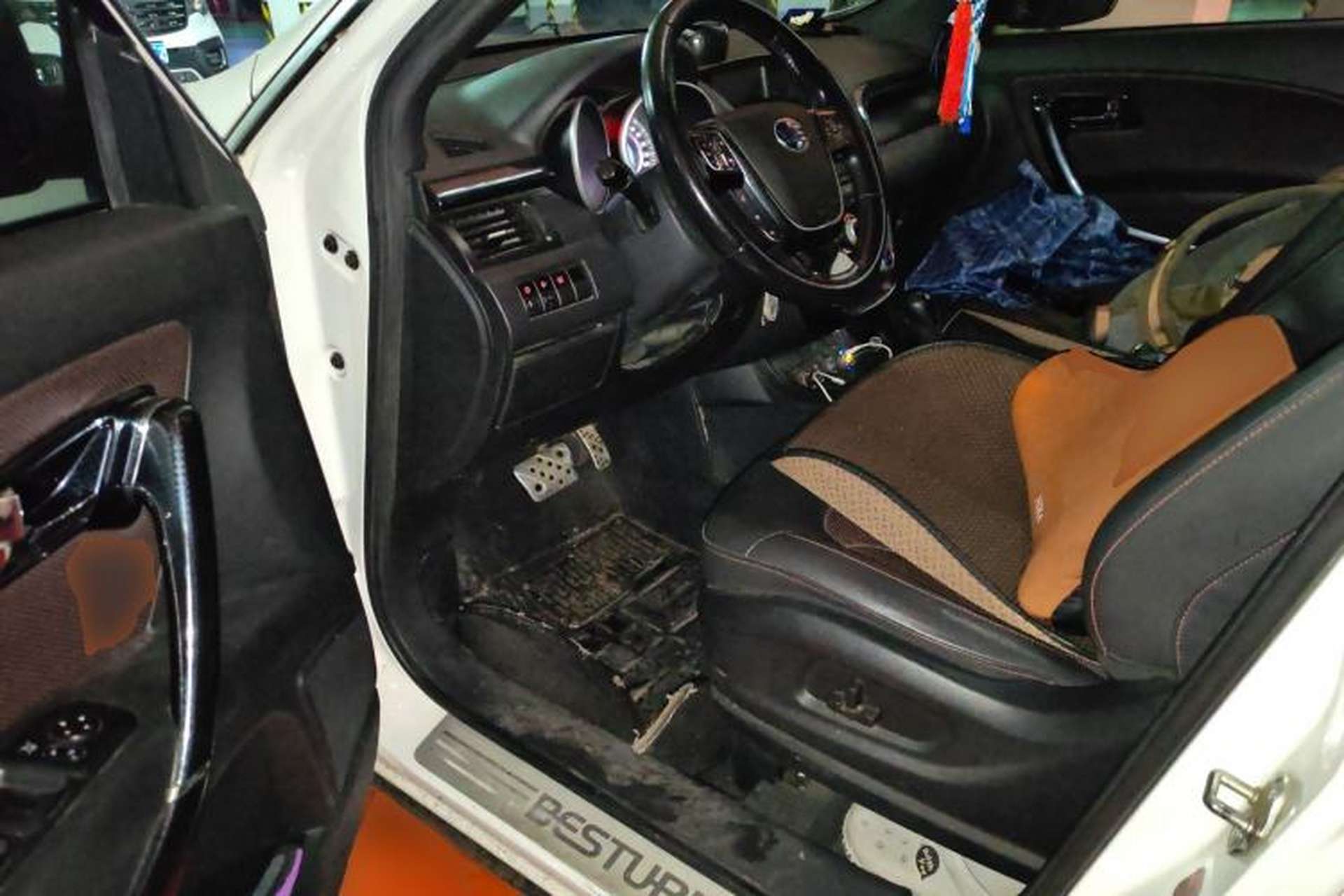 Used Bestune X80 2015 1.8T Automatic Sport Model Driver Seat