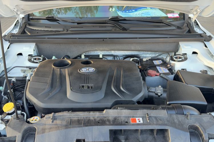 Used Bestune X80 2015 1.8T Automatic Luxury Model Engine Bay