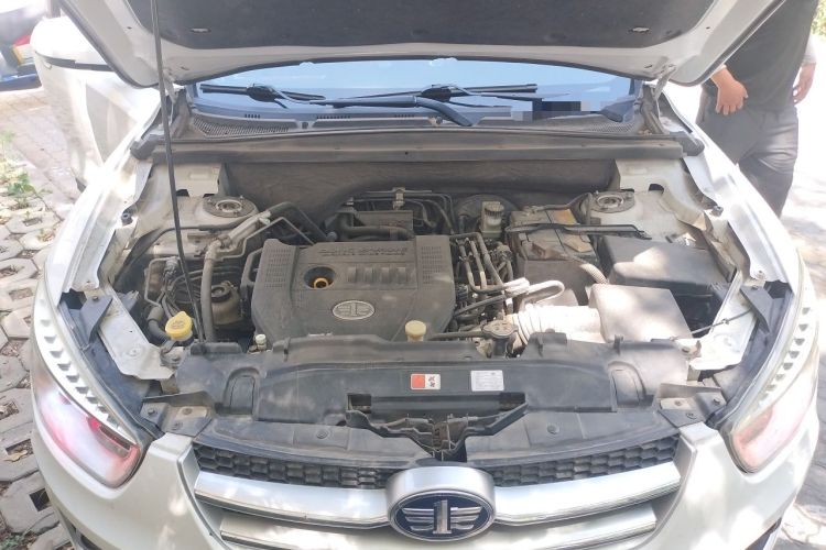 Used Bestune X80 2015 2.0L Manual Luxury Edition Engine Bay