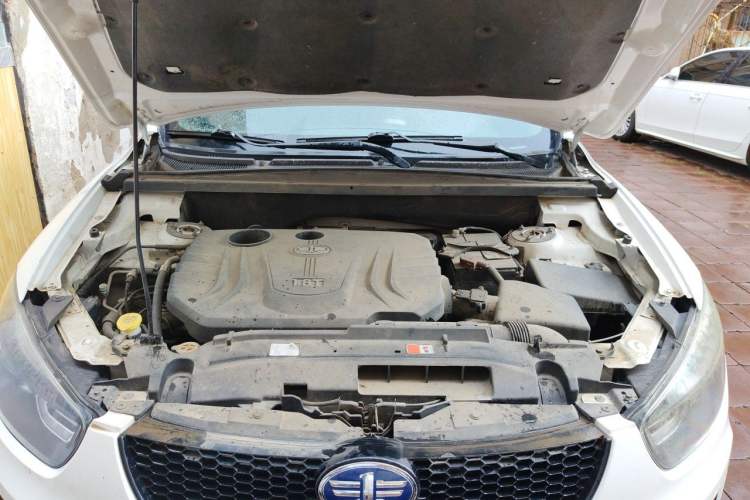 Used Bestune X80 2015 1.8T Automatic Sport Model Engine Bay